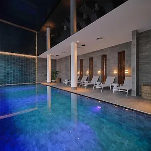 4* ホテル Adina Belvedere