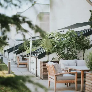 Parks 73 The Townhouse מלון