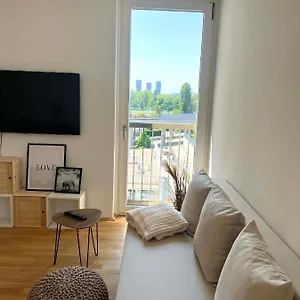  Apartment Donaublick Oasis: Stylische